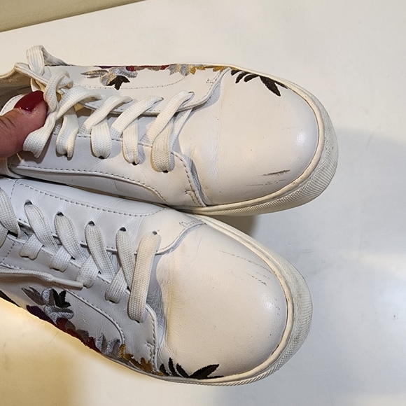 KENNETH COLE Abbey Women's White Floral Embroid Leather  Casual Sneakers size 8M - Picture 11 of 13